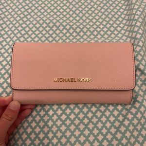 Michael Kors Blush Wallet